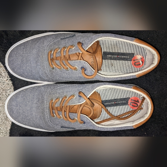 Tommy Hilfiger Men sneakers. Size 10. - Picture 2 of 10